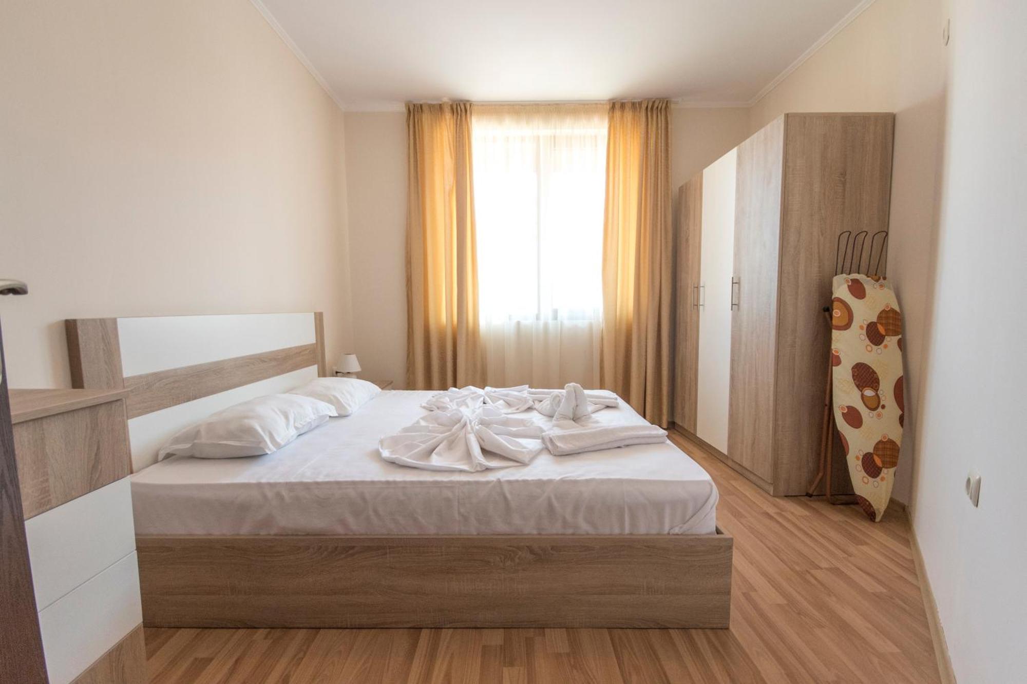 Apollon Apartments ネセバル エクステリア 写真