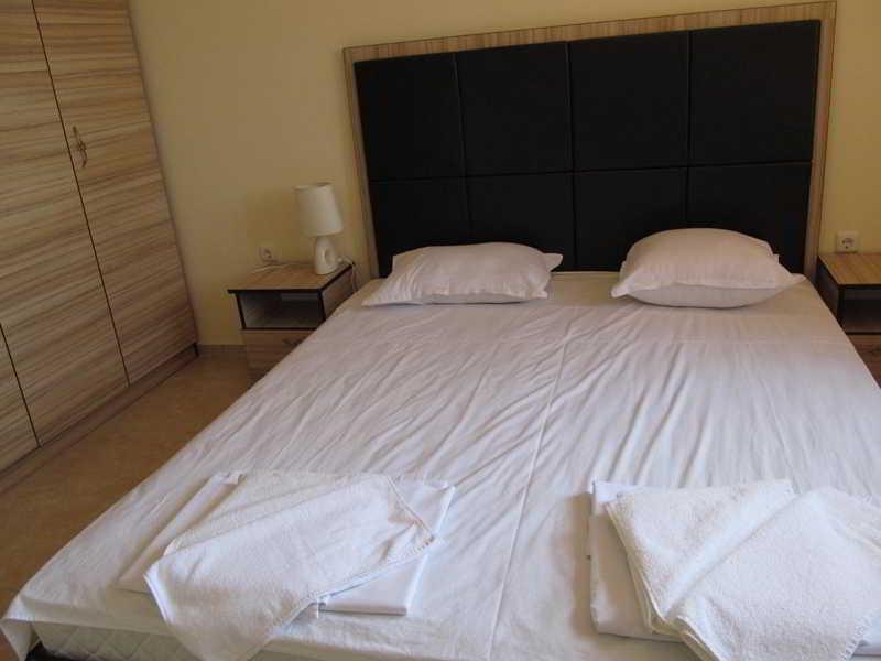 Apollon Apartments ネセバル エクステリア 写真